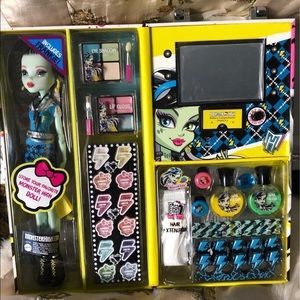 Fashion doll case & Frankie stein